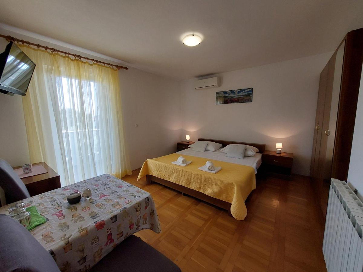 Apartmani Rahela Vodice Buitenkant foto